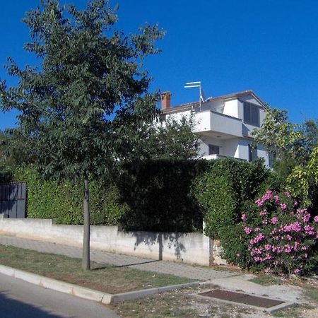 Apartment Elinor 2 روفينج المظهر الخارجي الصورة