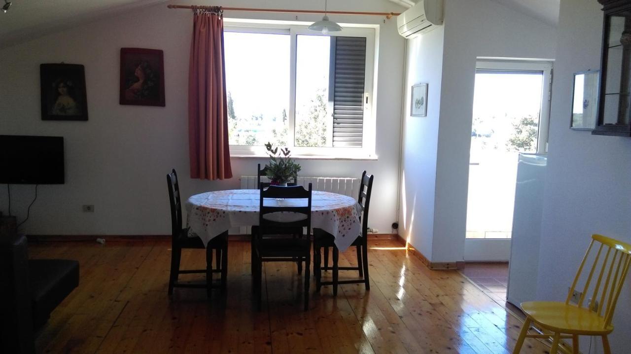 Apartment Elinor 2 روفينج المظهر الخارجي الصورة