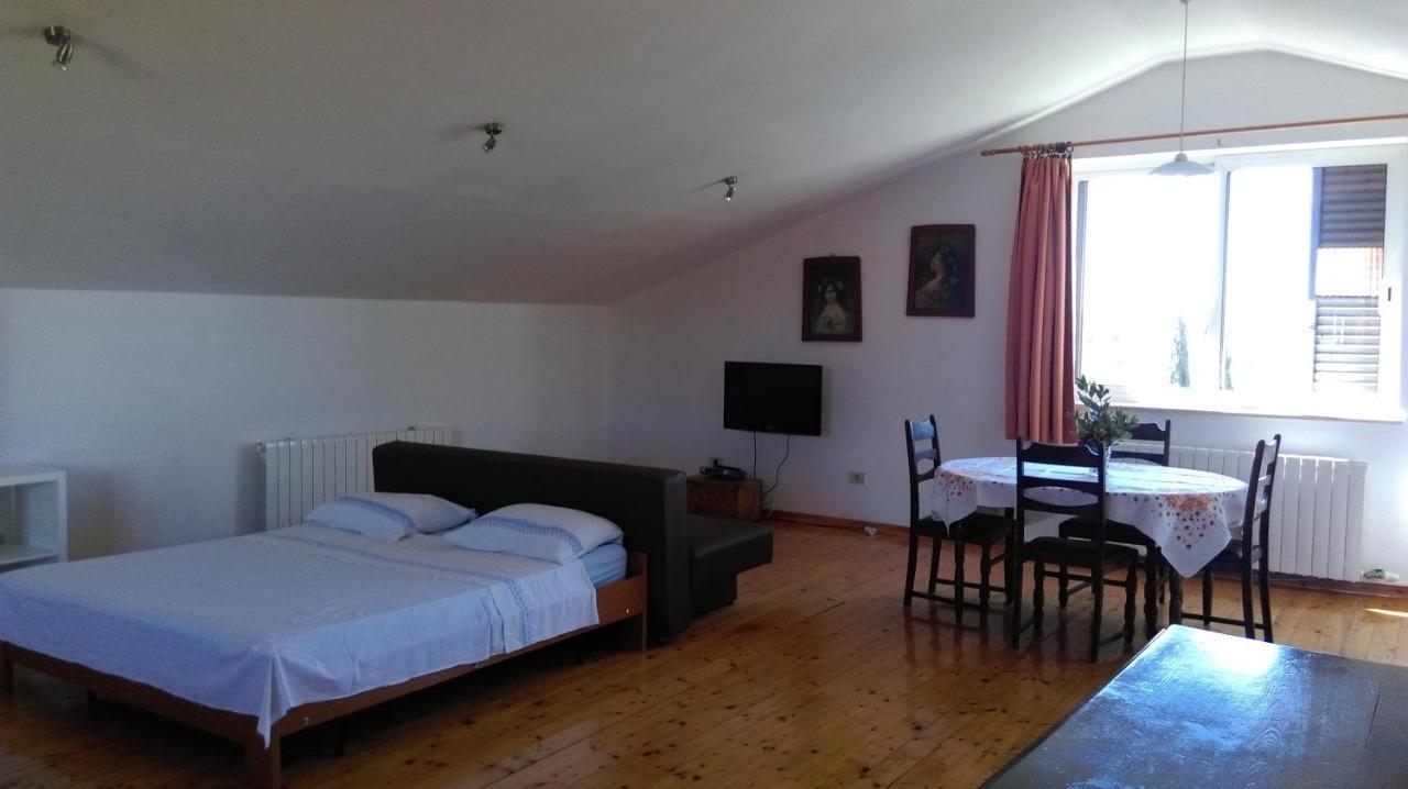 Apartment Elinor 2 روفينج المظهر الخارجي الصورة