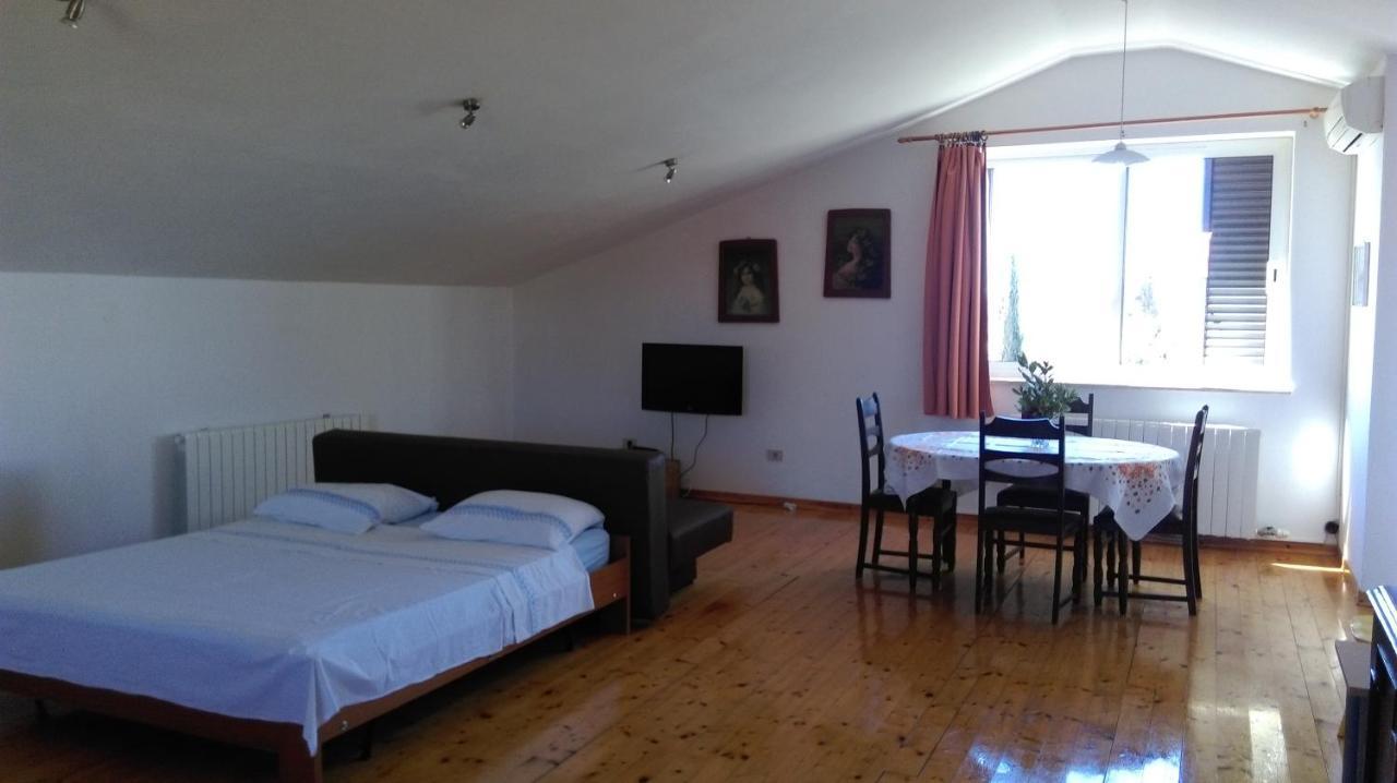 Apartment Elinor 2 روفينج المظهر الخارجي الصورة