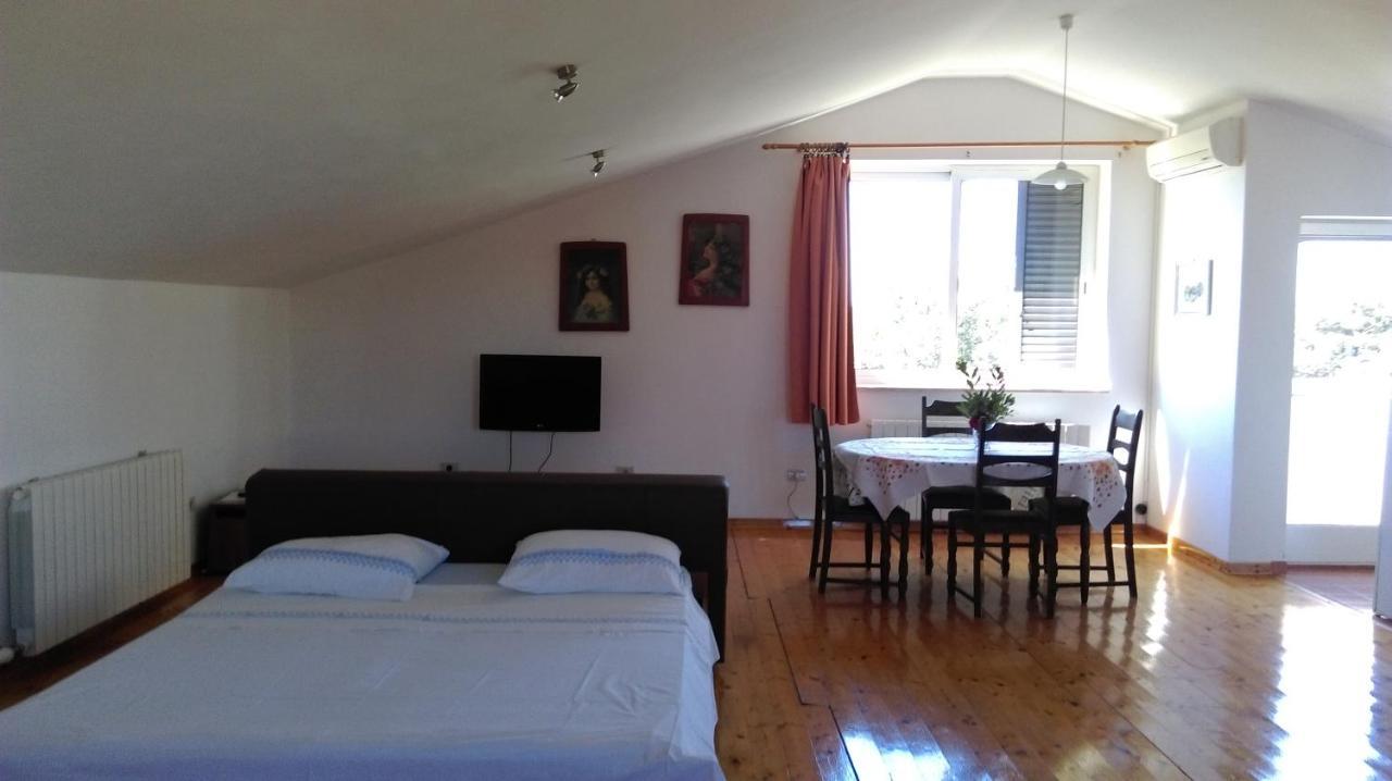 Apartment Elinor 2 روفينج المظهر الخارجي الصورة