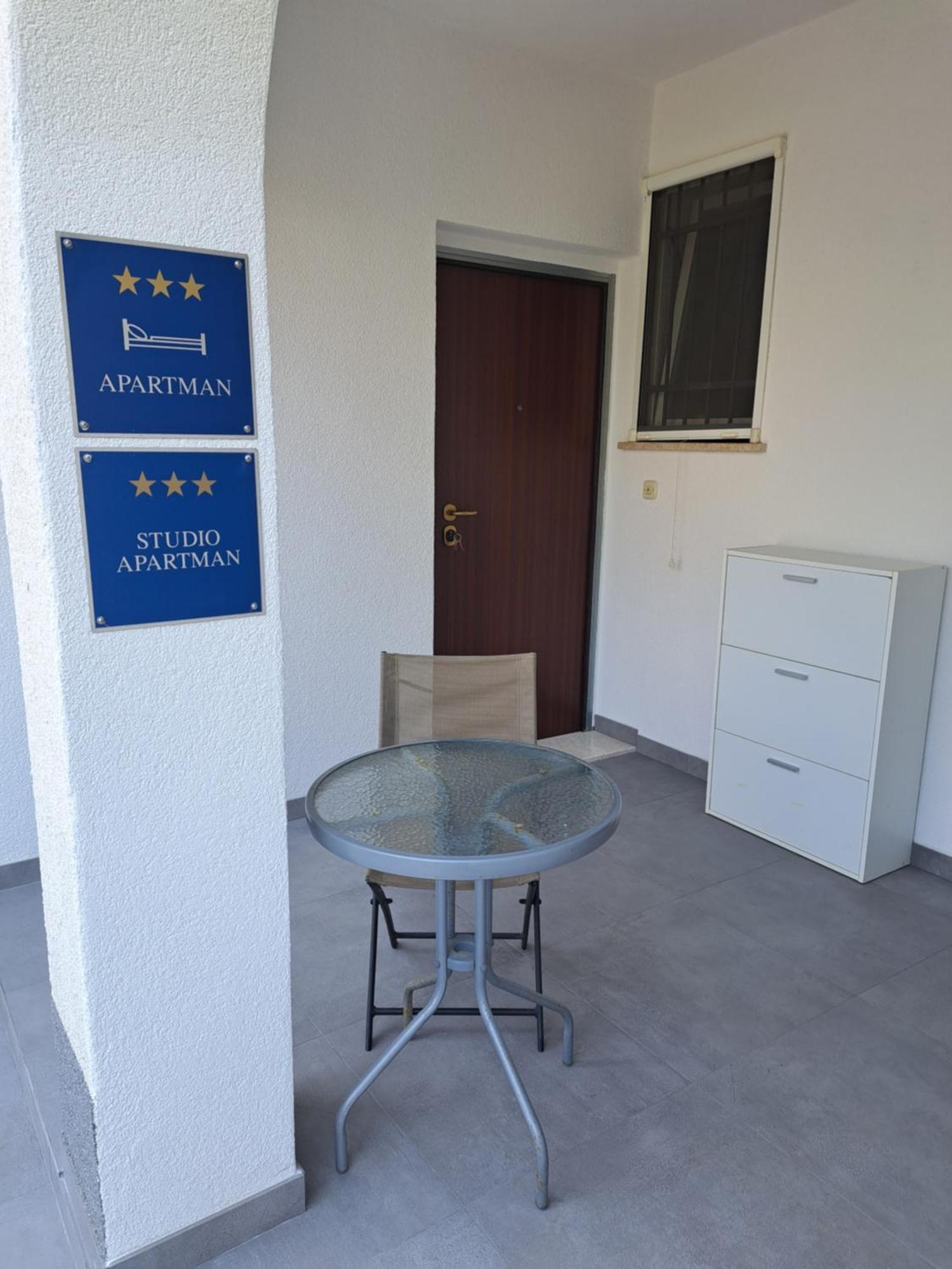 Apartment Elinor 2 روفينج المظهر الخارجي الصورة